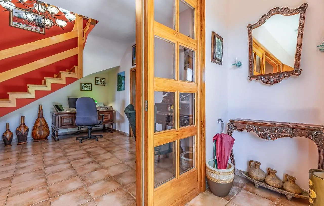 Villa Novela Póla